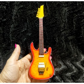 Miniatura de guitarra Pensa MK de Mark Knopfler