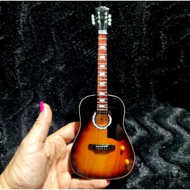 Miniatura de guitarra Acoustic Sunburnst de John Lennon